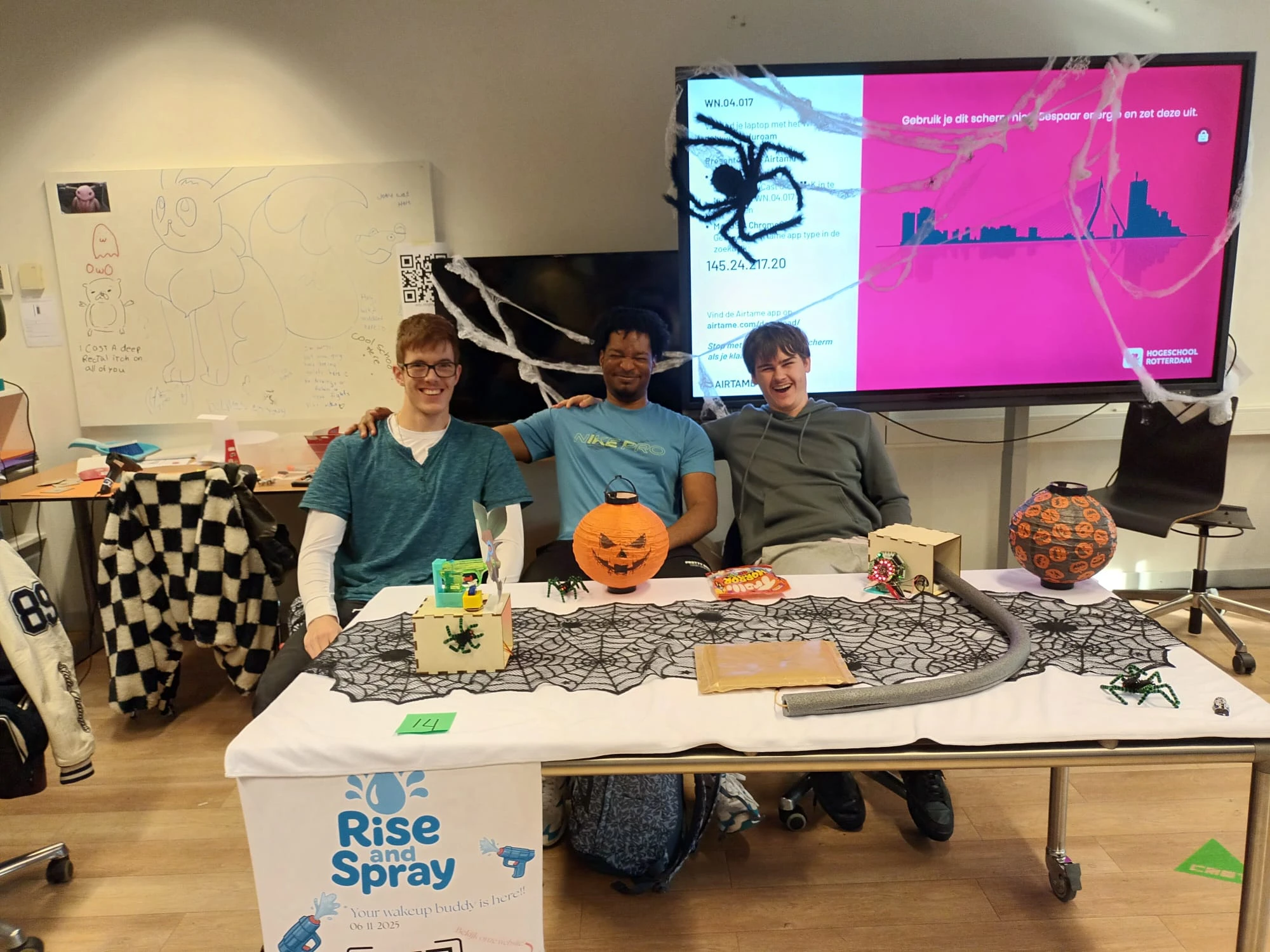 Screenshot voor project Rise & Spray